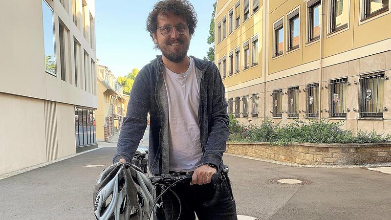 CO2 sparen geht einfach: Für Alexander Zink, Klimaschutzmanager, Landkreis Bad Kissingen, heißt es vor der Arbeit, nach Feierabend und in der Freizeit: Radfahren. Er nimmt am Stadtradeln teil, Auftakt ist am Samstag, 24. Juni, 14 Uhr, auf dem Park... CO2 sparen geht einfach: Für Alexander Zink, Klimaschutzmanager, Landkreis Bad Kissingen, heißt es vor der Arbeit, nach Feierabend und in der Freizeit: Radfahren. Er nimmt am Stadtradeln teil, Auftakt ist am Samstag, 24. Juni, 14 Uhr, auf dem Park...