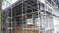 Der Bau der Veranstaltungshalle in der Schwedenstraße weicht in der Fassade erheblich von dem Plan ab, für das ursprünglich  das gemeindliche Einvernehmen  erteilt wurde.