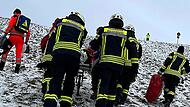 Weil der Mann selbst nicht mehr den Berg hinauf kam, mussten die Feuerwehr und die Bergwacht ihn retten.