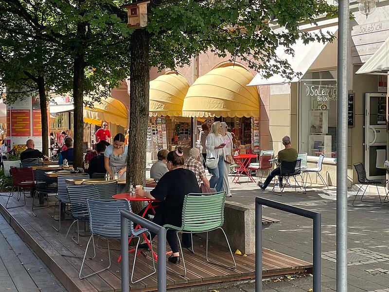 Cafébetrieb in der Innenstadt von Bad Kissingen