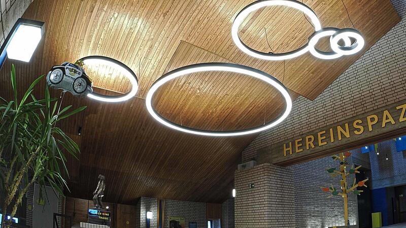 Behutsame Veränderungen setzen Akzente im früheren Gemeindezentrum St. Lukas und heben Details hervor. Behutsame Veränderungen setzen Akzente im früheren Gemeindezentrum St. Lukas und heben Details hervor.