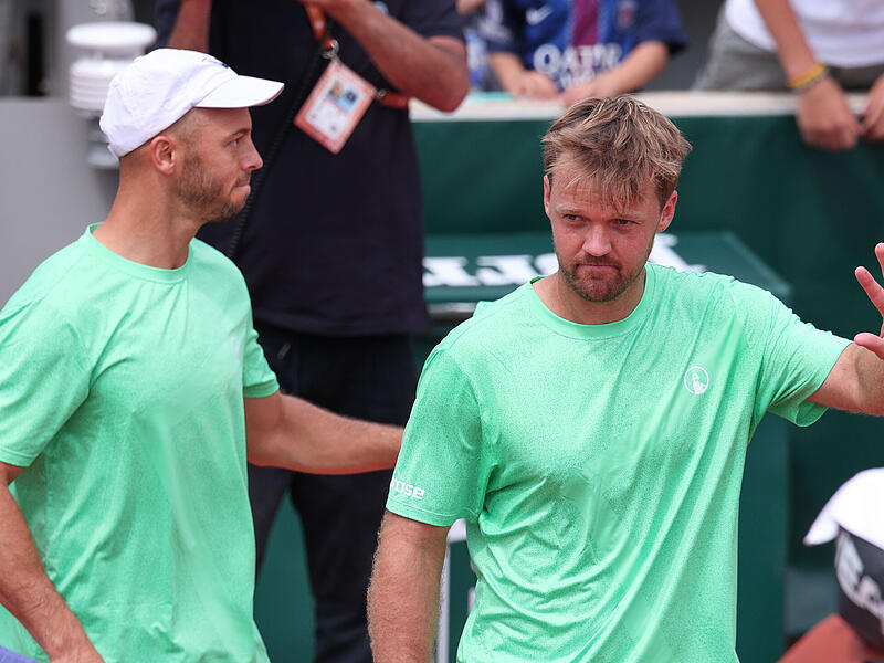 Kevin Krawietz (rechts) und Tim Pütz haben die erste Hürde in Basel genommen. Kevin Krawietz (rechts) und Tim Pütz haben die erste Hürde in Basel genommen.