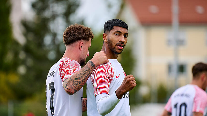 Geremi Perera freut sich: Der Spieler des ATSV Erlangen wird k&uuml;nftig auch f&uuml;r die Nationalmannschaft von Sri Lanka auflaufen.
