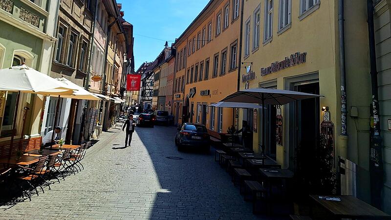 Ab Ende Juli wird das &bdquo;Amore Mio&ldquo; (rechts) in der Oberen Sandsra&szlig;e zur &bdquo;Altstadt-Sch&auml;nke&ldquo;.
