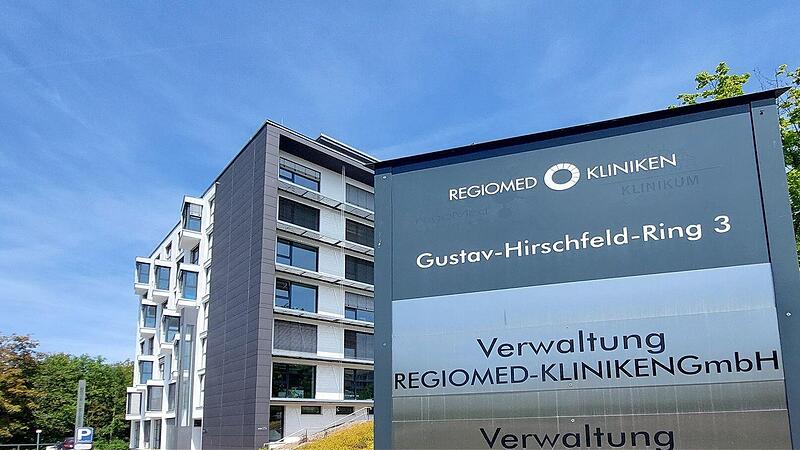 Offiziell ist Sonneberg der Sitz dre Regiomed Kliniken GmbH. Aber die Verwaltung befindet sich in Coburg. Offiziell ist Sonneberg der Sitz dre Regiomed Kliniken GmbH. Aber die Verwaltung befindet sich in Coburg.