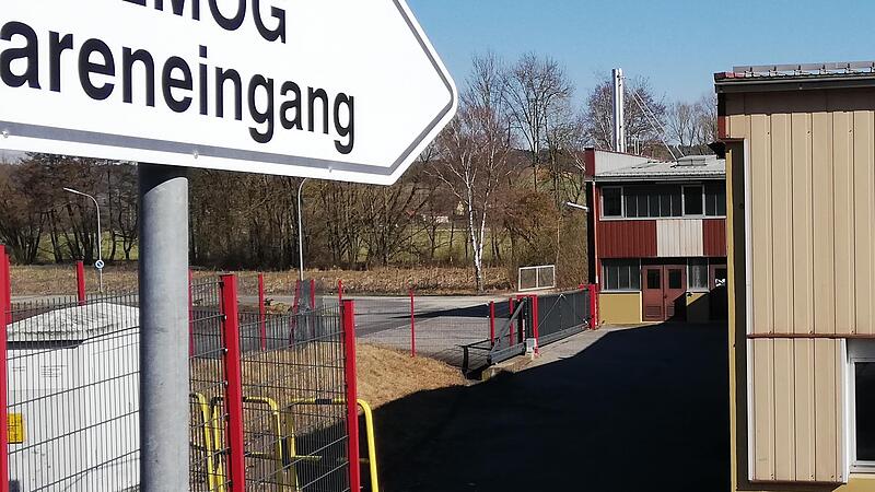 Noch stehen die Schilder der Firma Remog. Doch bald wird das Vergangenheit sein.