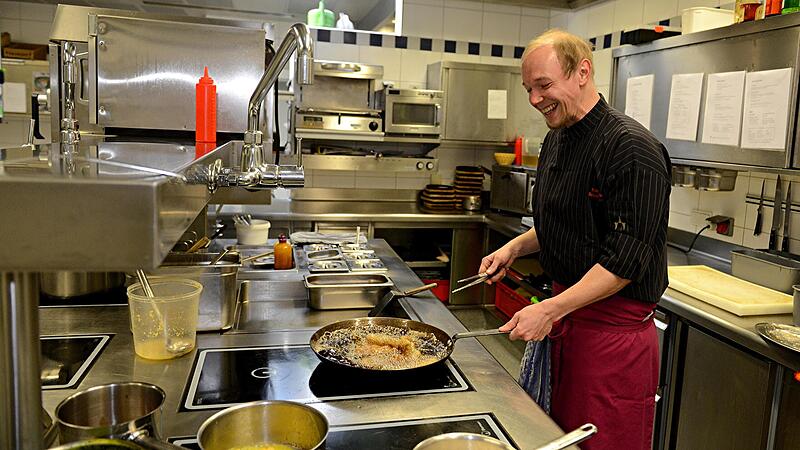 Das Reich von Sebastian Höhn ist die Küche der  Memmelsdorfer Brauereigaststätte.