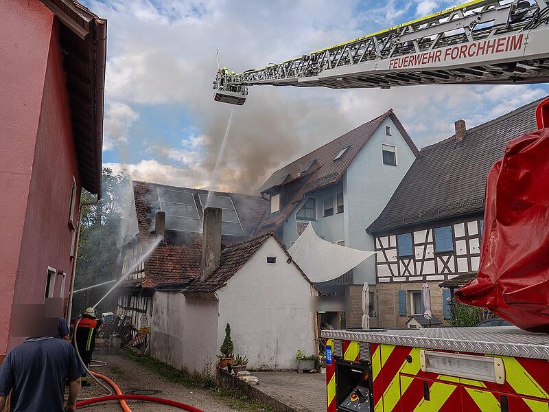 Feuerwehreinsatz in Forchheim - 100 Einsatzkräfte vor Ort Feuerwehreinsatz in Forchheim - 100 Einsatzkräfte vor Ort