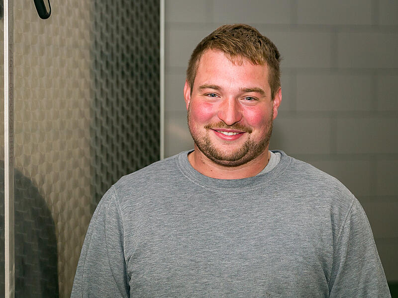 Robin Körber wagt den beruflichen Neuanfang: Der 26-Jährige baut derzeit ein Schlachthaus im Gößweinsteiner Ortsteil Leimersberg. Klein, nah, tierfreundlich, wie er sagt. Und das Projekt verspricht schon jetzt Erfolg.