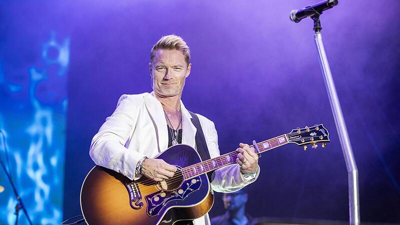 Trat am Donnerstagabend im Luitpoldpark in Bad Kissingen auf: S&auml;nger Ronan Keating.
