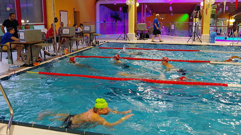 Die Bahnen des Crana Mare waren beim 12-Stunden-Schwimmen stets gut belegt.