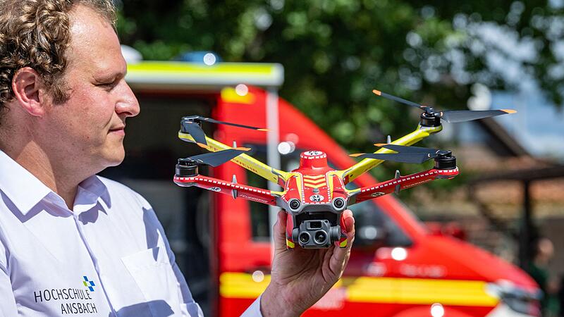 Drohne zur KI-gest&uuml;tzten Waldbrandfr&uuml;herkennung vorgestellt