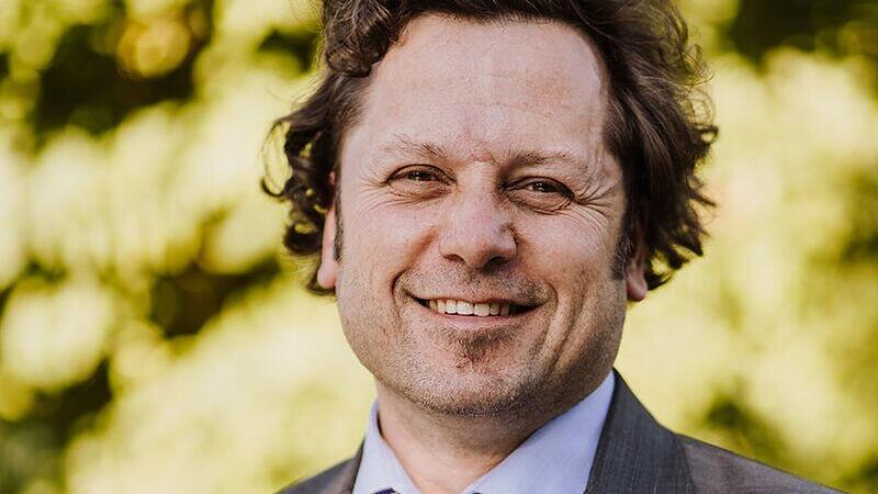 Michael Neubert tritt als B&uuml;rgermeisterkandidat in Wei&szlig;enohe an.