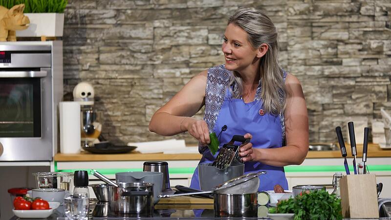 Eva Engelke hatte auch w&auml;hrend der Championsweek jede Menge Spa&szlig; beim Kochen.