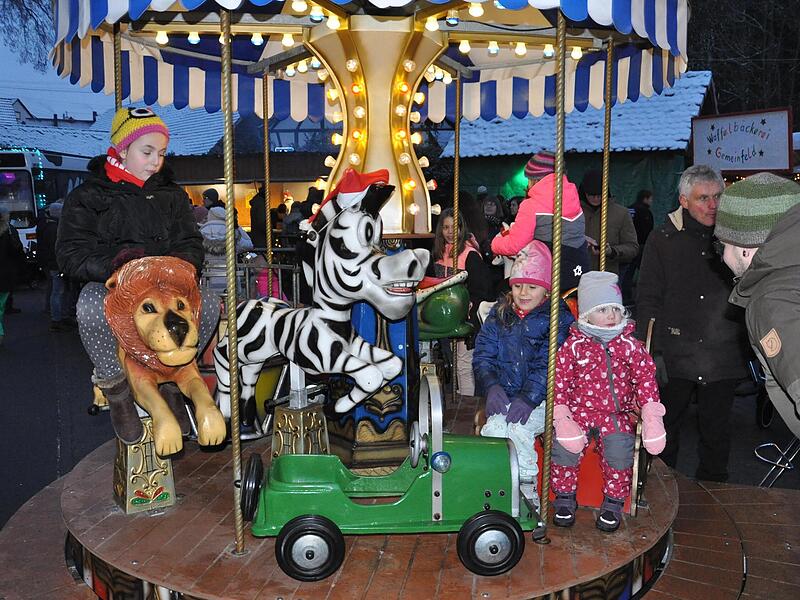 Am 3. Adventssonntag, 17. Dezember, findet wieder der Weihnachtsmarkt in Burgpreppach statt: Für die Kinder wird wieder das Nostalgie-Karussell aufgestellt.