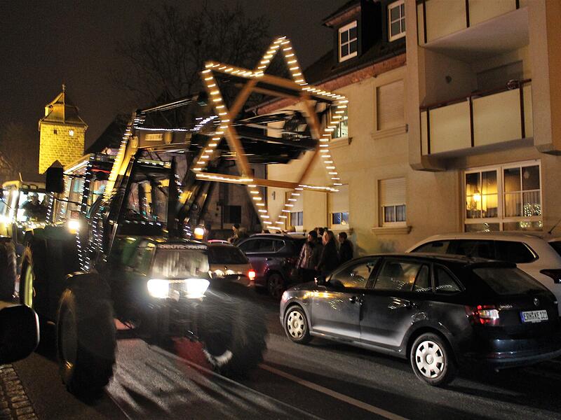 Lichterparade der Traktoren in H&ouml;chstadt