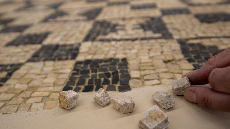 Augsburg pr&auml;sentiert restauriertes r&ouml;misches Mosaik