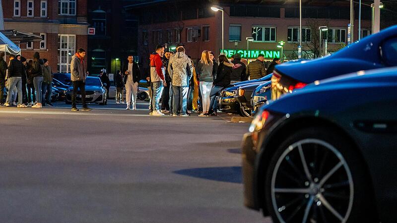Am Karfreitag 2023 kamen 1500 Tuner mit gut 600 Autos zum Spot in der Bayreuther Straße.