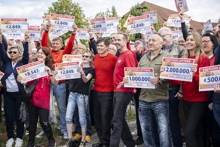 Postcode-Lotterie-Gewinner aus Bayreuth feiern in Himmelkron