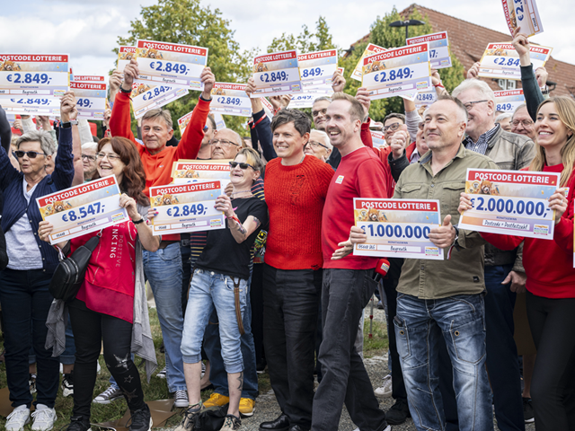 Postcode-Lotterie-Gewinner aus Bayreuth feiern in Himmelkron