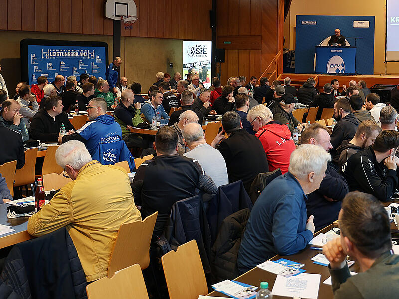 Kreistag im Fu&szlig;ballkreis Rh&ouml;n