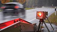 Rotlicht-Alarm: Die bayerische Polizei führt am Freitag wieder den Blitzermarathon durch. Auch im Landkreis Kitzingen gibt es dazu sieben Messstellen.