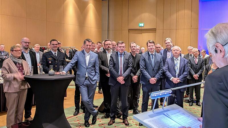 Etwa 80 Gäste aus Wirtschaft, Verbänden und Politik kamen zum traditionellen Neujahrsempfang des Dehoga-Kreisverbands. Etwa 80 Gäste aus Wirtschaft, Verbänden und Politik kamen zum traditionellen Neujahrsempfang des Dehoga-Kreisverbands.