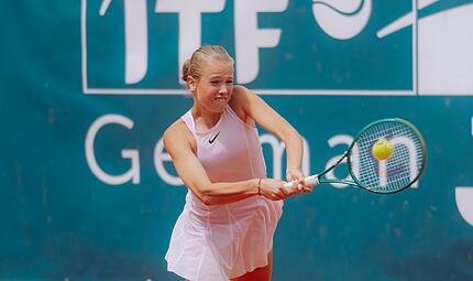 Topfavoritin Mariella Thamm ist in Bamberg ins Viertelfinale eingezogen.
