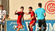 Lichtenfelser Jubel: Cedrik Gäbelein (links) hat soeben das 1:0 gegen Schammelsdorf erzielt. Lichtenfelser Jubel: Cedrik Gäbelein (links) hat soeben das 1:0 gegen Schammelsdorf erzielt.