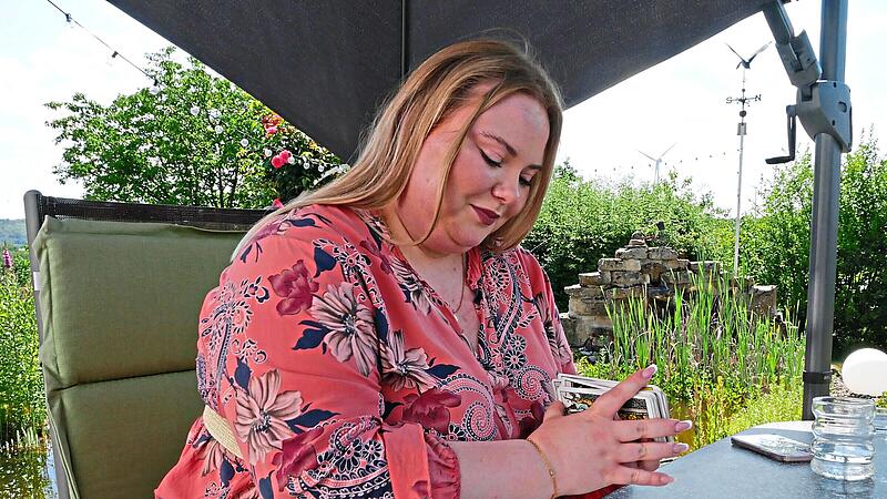 Theresa Back ist Bewusstseinsingenieurin. Sie liest unter anderem Tarotkarten. Philipp Tappe