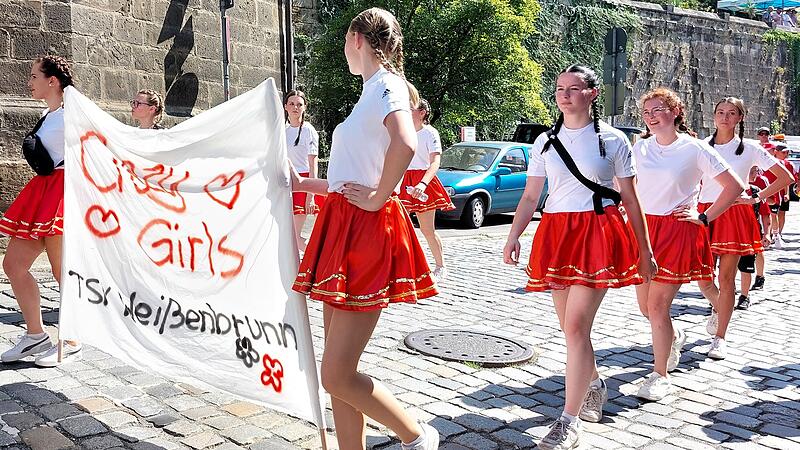 Grazy Girls am Kronacher Kinderfestzug sorgten f&uuml;r Stimmung.