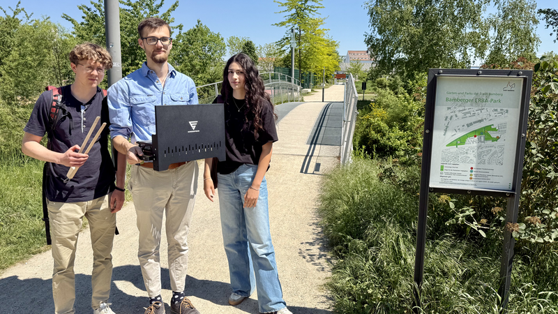 Park Für drei befreundete Uni-Studis heißt es vor dem Erba-Park: Wir müssen leider draußen bleiben