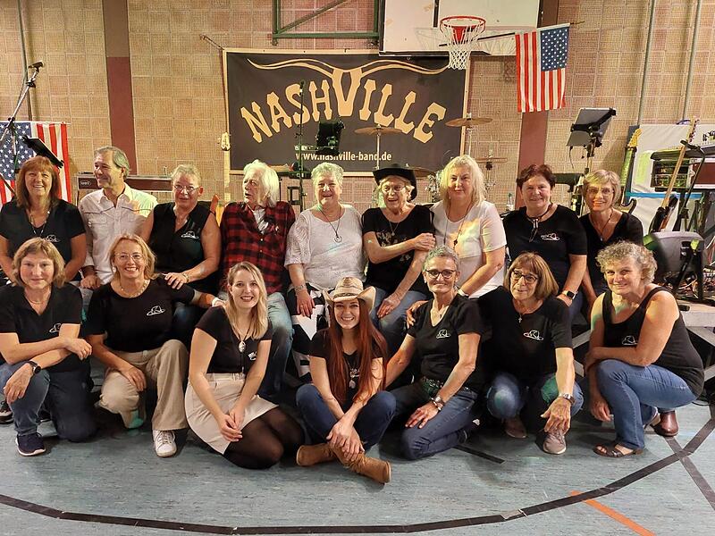 Die „Countrygirls Horhausen“ organisieren einen eigenen Line-Dance-Abend.