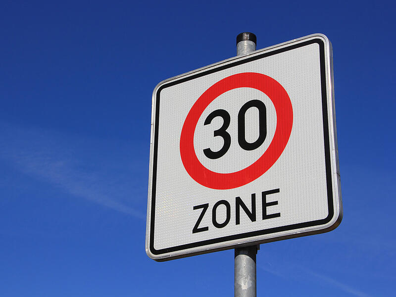 Die Coburger FDP ist gegen eine Ausweitung von Tempo-30-Zonen.