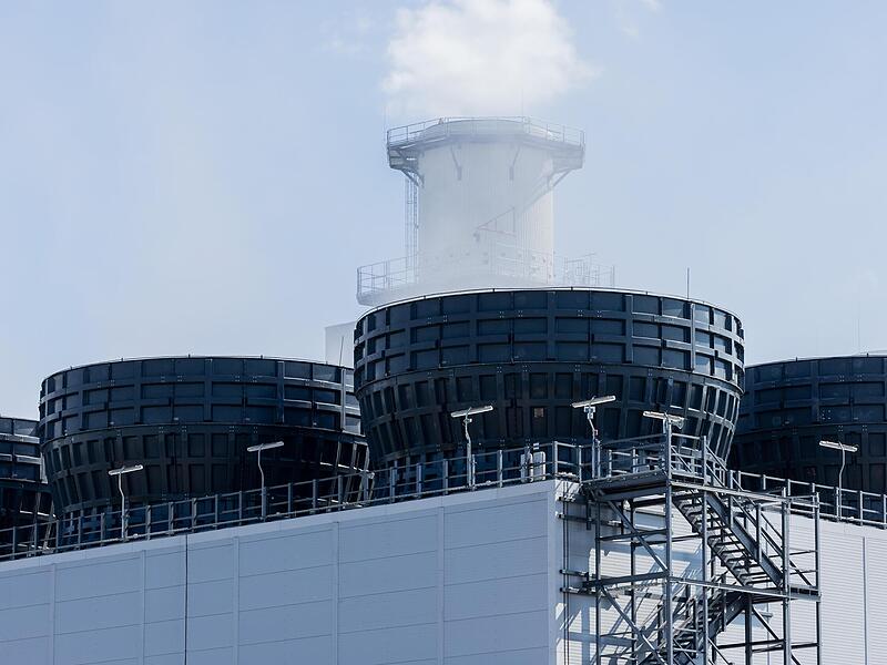 Die Bundesregierung will neue Gaskraftwerke als Backup für die schwankende Stromproduktion durch Wind und Sonne bauen. Die Bundesregierung will neue Gaskraftwerke als Backup für die schwankende Stromproduktion durch Wind und Sonne bauen.