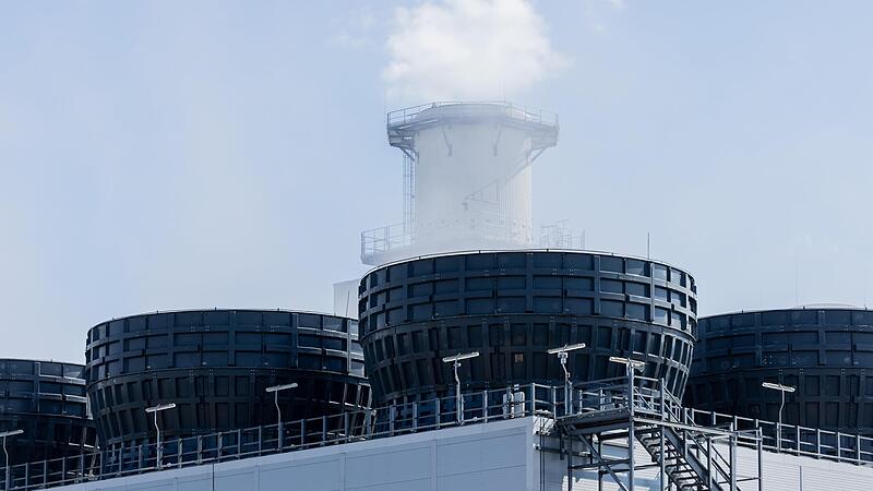 Die Bundesregierung will neue Gaskraftwerke als Backup für die schwankende Stromproduktion durch Wind und Sonne bauen.