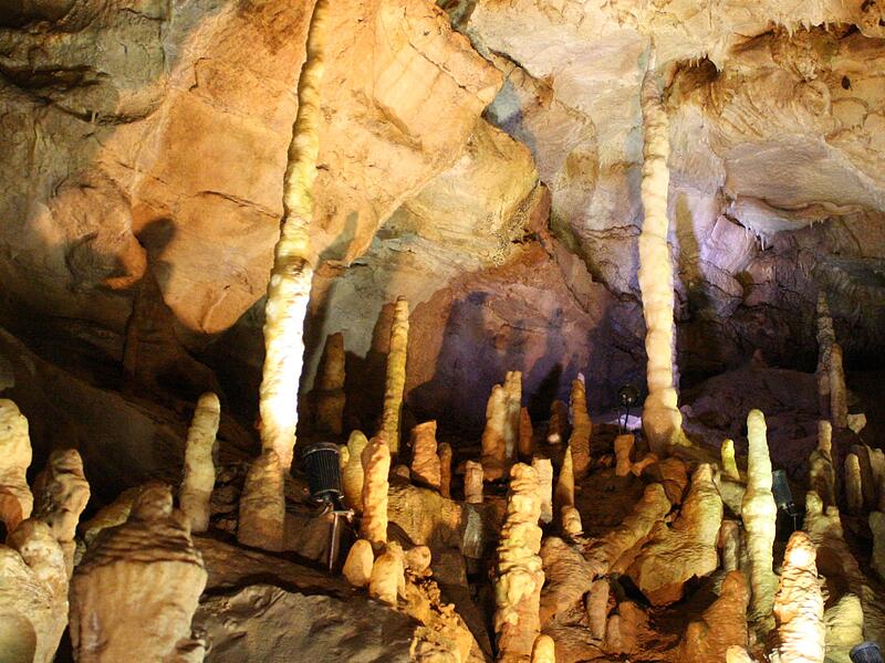 Der „Kerzensaal“ in der Binghöhle in Streitberg.