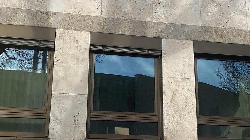 Gesichert &ndash; aber offenbar nicht ausreichend: Das Fluchtfenster (m.)