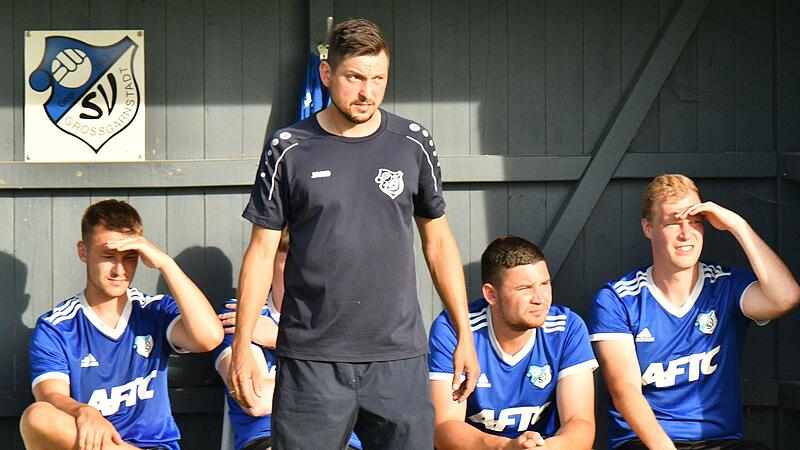 Die Bank der Gro&szlig;garnst&auml;dter mit Trainer Ludwig Scheler.