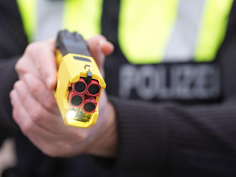Elektroschockger&auml;t der Polizei