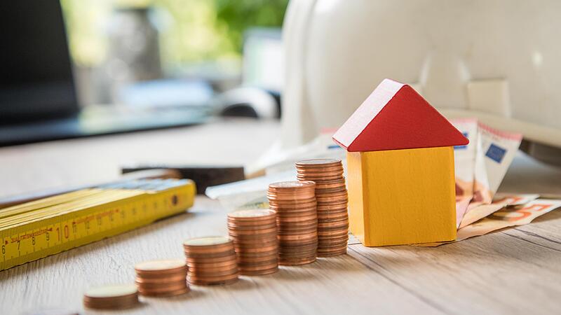 Wer f&uuml;r den Hausbau oder ein neues Auto einen Kredit aufnehmen will, sollte nichts &uuml;berst&uuml;rzen, r&auml;t die Expertin.