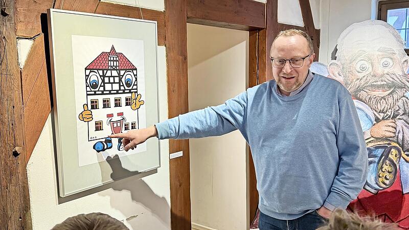 Museumsleiter Hoyer erkl&auml;rt, was es mit dem Herzo-Herbert und dem &bdquo;historischen Christoph&ldquo; auf sich hat.