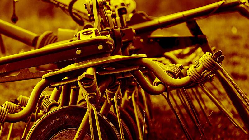 Hat ein Landwirt seinen Heuwender als Waffe eingesetzt?