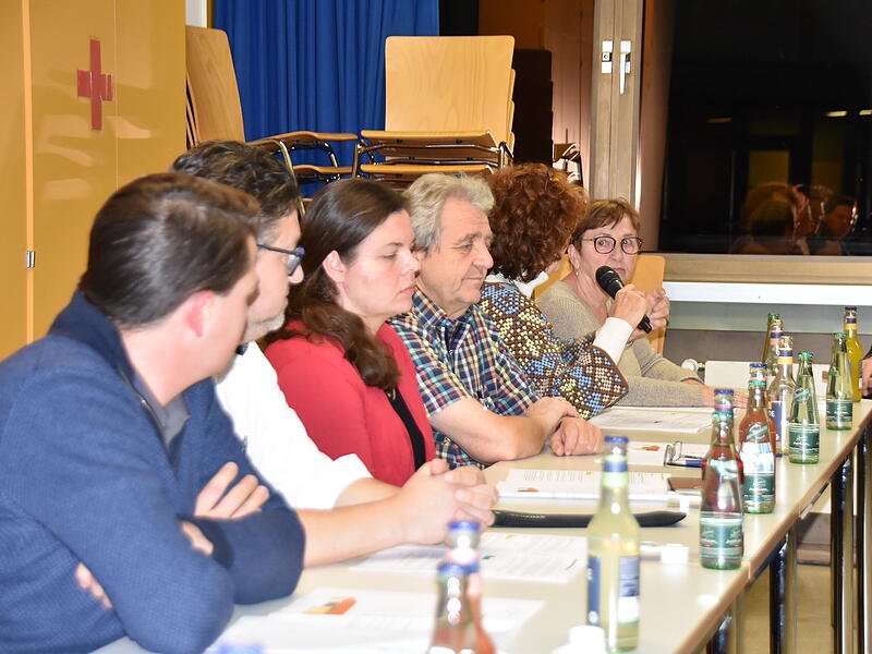 Die Vertreter der Veitlahmer Vereine tauschten sich am Montagabend mit den Mainleuser Gemeinderäten aus.