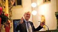 Prominenter Gratulant bei der Feier zum  100-jährigen Bestehen des Colloquium Historicum Wirsbergense in der Petrikirche: der frühere Landesbischof und jetzige Vorsitzende des Weltkirchenrates, Heinrich Bedford-Strohm