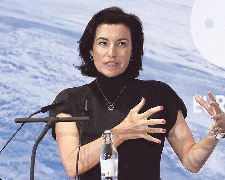 Dorothee B&auml;r ist Deutschlands erste Raumfahrtministerin.