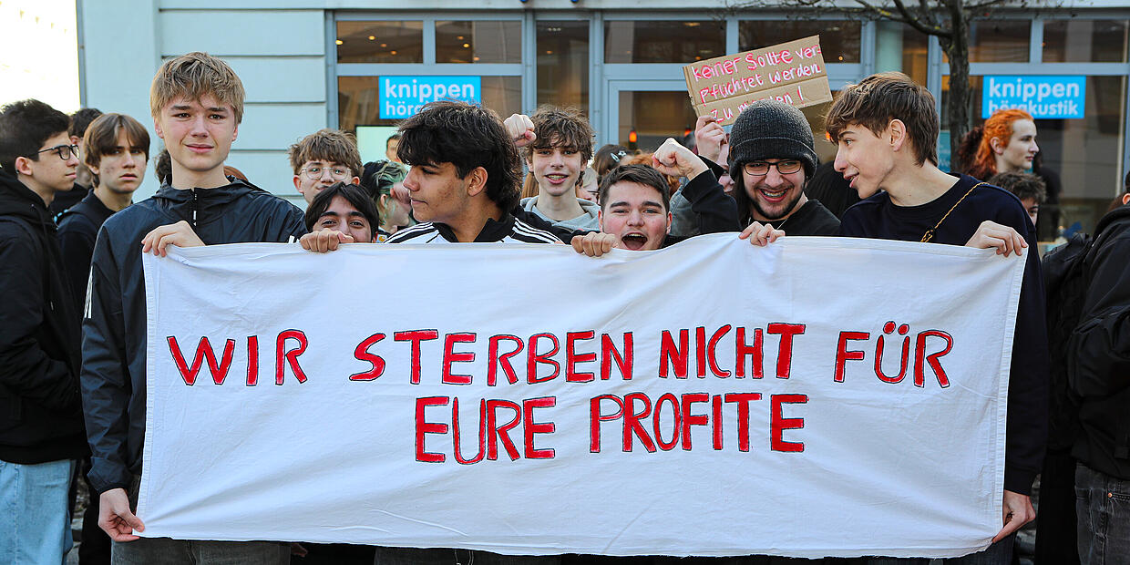 Demonstration: Bamberg's students say no to conscription