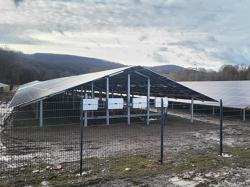 Photovoltaikanlage beim Bad Kissinger Kl&auml;rwerk