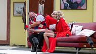 Gaby Stöcker als sexsüchtige Agnes Adolon und Markus Haderdauer als zwangsneurotischer Hans brillieren in ihren Rollen.Theaterfreunde Wallenfels