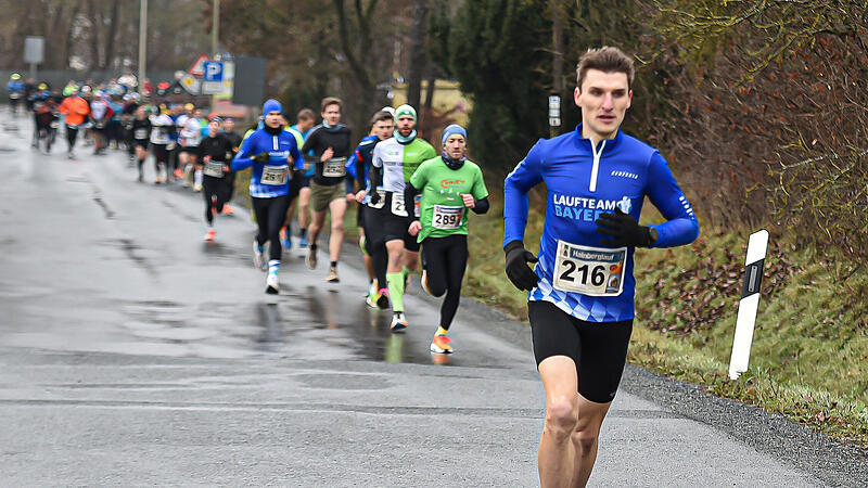Leon Schübel (Nr. 216) übernahm bereits kurz nach dem  Start  die Führung und gab diese auch nicht mehr her.